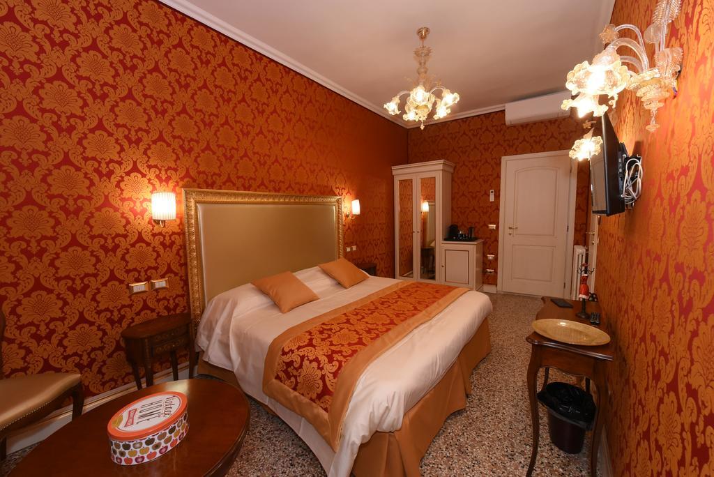 40.17 San Marco Pensión Venecia